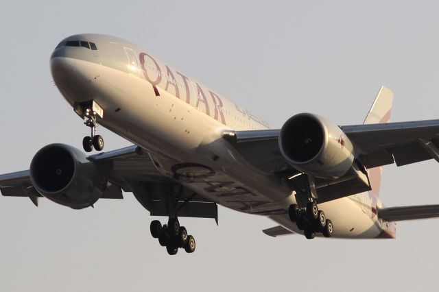 BOEING 777-200LR (A7-BBD) - QATAR