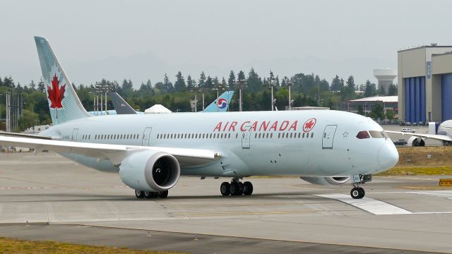 Boeing 787-9 Dreamliner (C-FNOE) - BOE558 taxis onto Rwy 16R for its B1 flight on 7/7/15. (ln 323 / cn 35265). This is the first B787-9 for ACA.