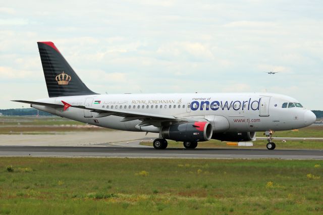 Airbus A319 (JY-AYP) - "OneWorld" livery