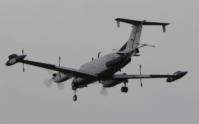 91-0516 — - u.s.army rc-12x 91-0516 about to land at shannon 11/3/15.