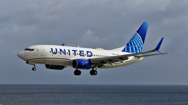 Boeing 737-700 (N14731)