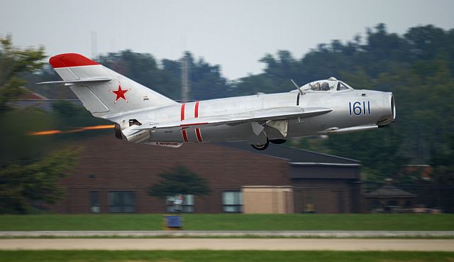 — — - MiG-17 Fresco