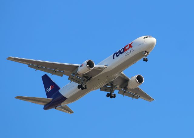 N263FE — - Flying over Tempe Town Lake on approach to PHX. 