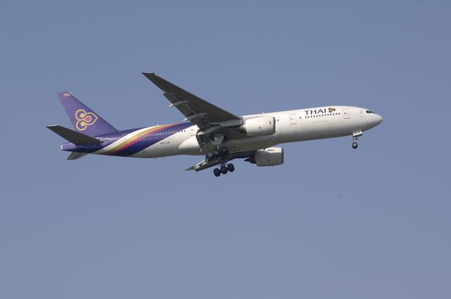 Boeing 777-200 (HS-TJF) - Final Approach to Narita Intl Airport R/W34L on 2010/5/2
