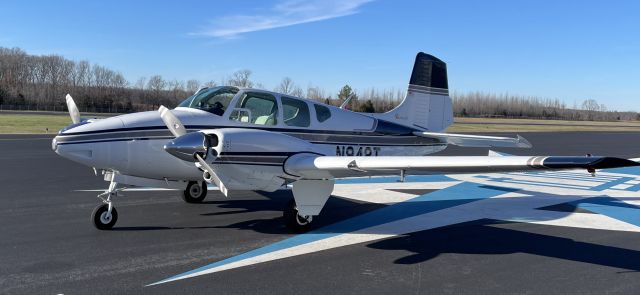 Beechcraft Travel Air (N942T)