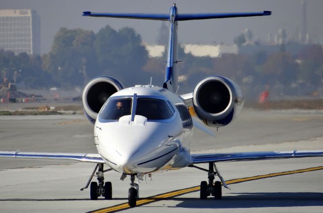 Learjet 60 (N888LJ)