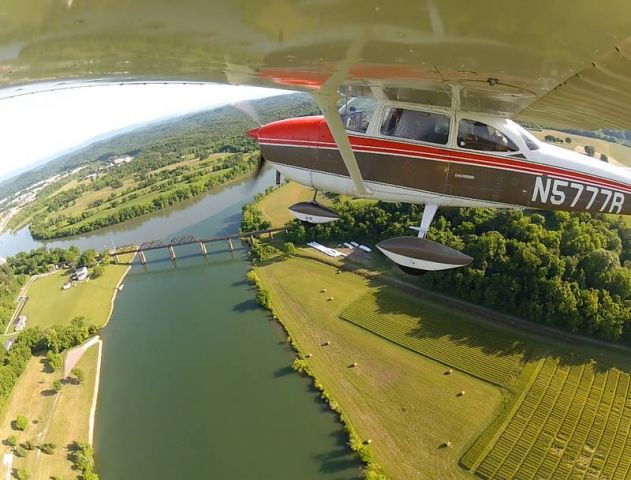 Cessna Skyhawk (N5777R) - Departing Runway 8 from KDKX.