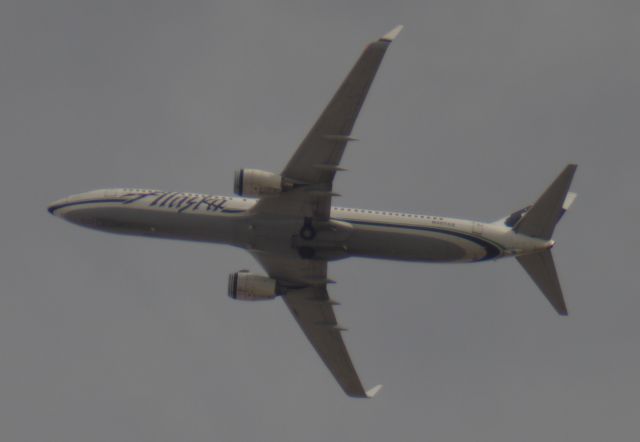 Boeing 737-900 (N307AS)