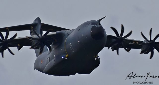 AIRBUS A-400M Atlas — - passage au dessus de la base de Florennes