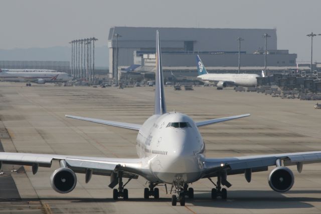 Boeing 747-400 (D-ABVM)