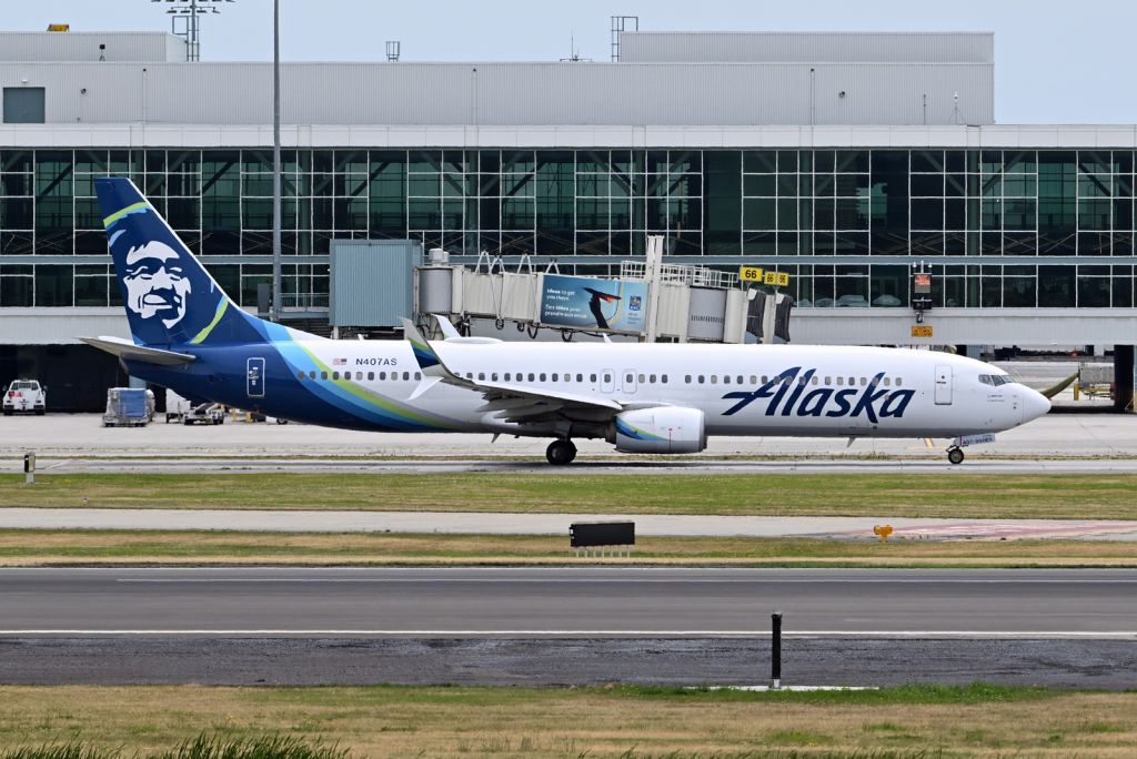 Photo of Alaska Airlines B739 N407AS - 006d0b9cb096d3048a91b034a90c633b8e14bb40