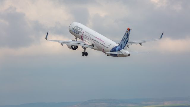 Airbus A321 (D-AVZO)