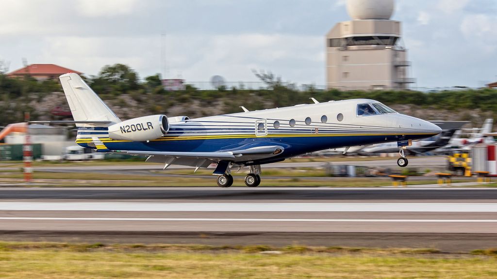 IAI Gulfstream G150 (N200LR)