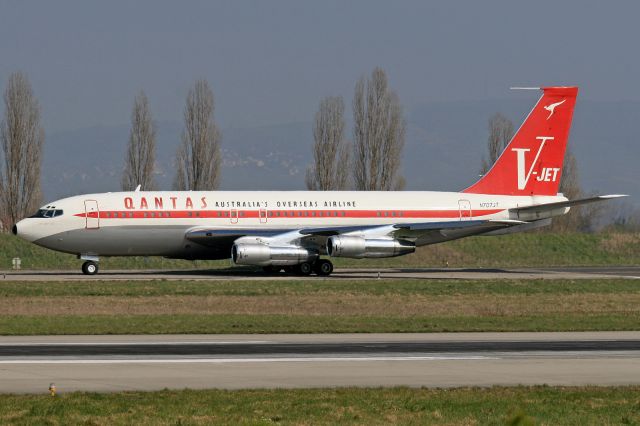 Boeing 707-100 (N707JT) - "Qantas" livery