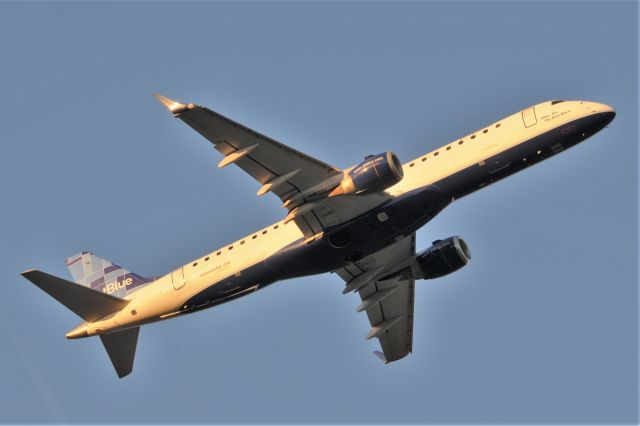 Embraer ERJ-190 (N206JB) - BLUE IS THE NEW BLACK