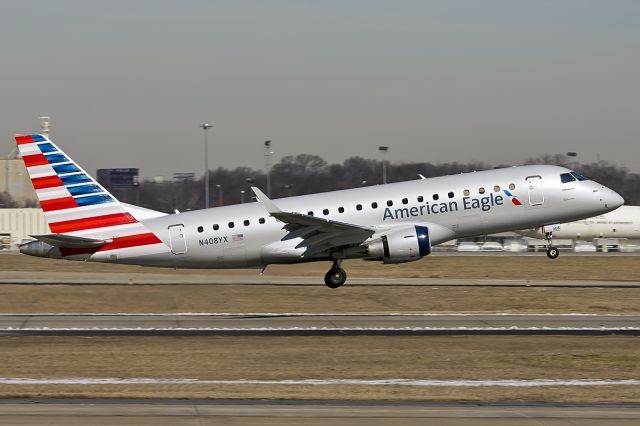 Embraer 170/175 (N408YX)