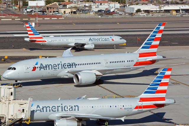 Boeing 787-8 (N813AN) - American Boeing 787-8 N813AN, American Airbus A320-232 N665AW, and American Airbus A321-231 N521UW. American Boeing 787-8 N813AN at Phoenix Sky Harbor on December 16, 2019. 