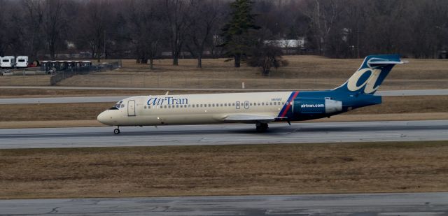 Boeing 717-200 (N919AT) - taxi - 2009