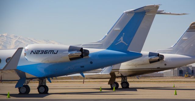 Gulfstream Aerospace Gulfstream IV (N236MJ) - Bet you cant guess whos jet this is....