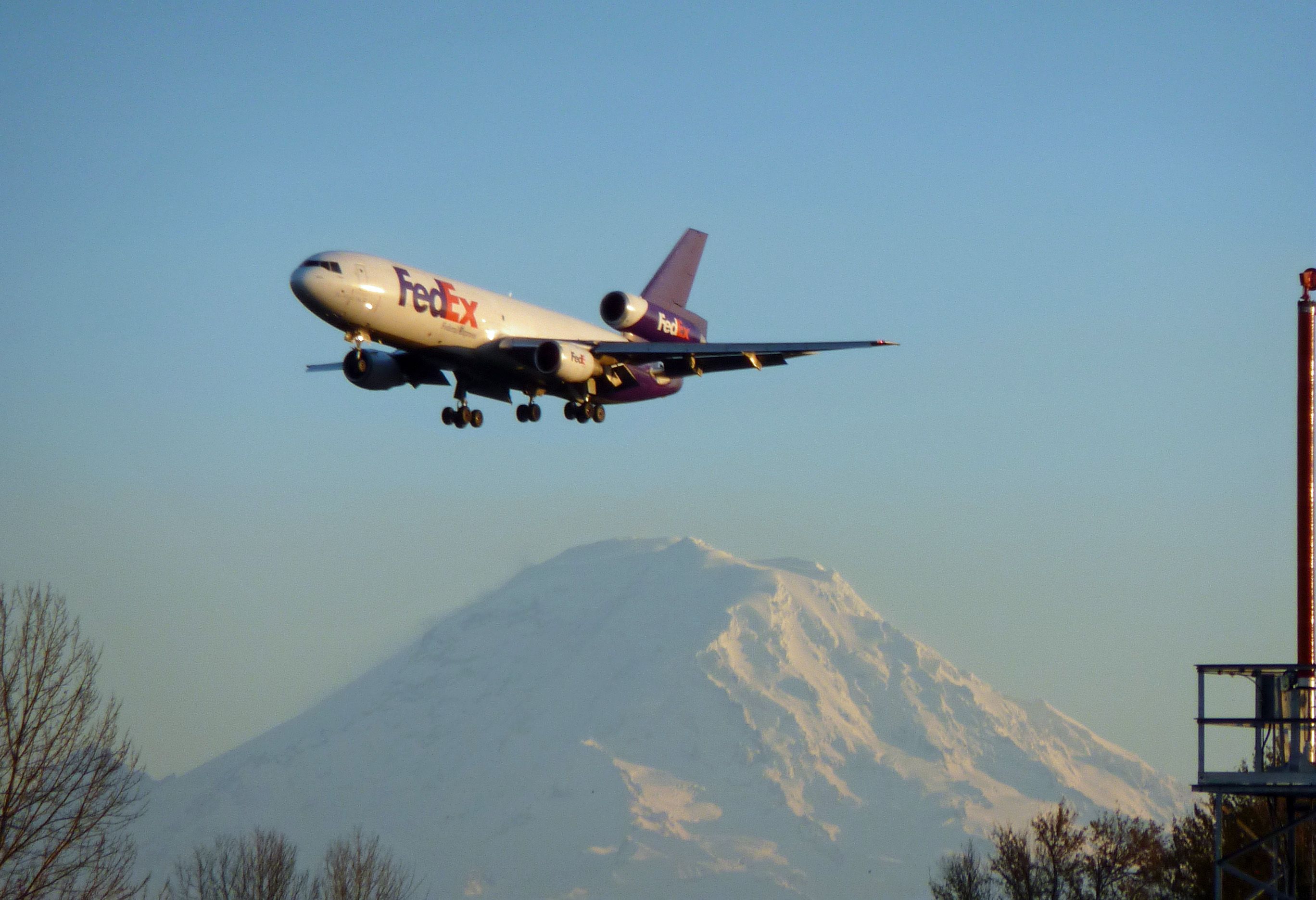 McDonnell Douglas DC-10 —