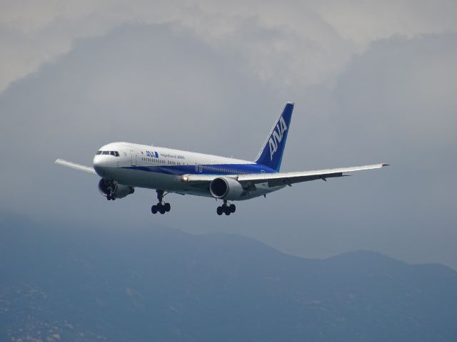 BOEING 767-300 (JA615A)