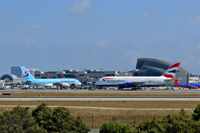 Airbus A380-800 (G-XLEF)