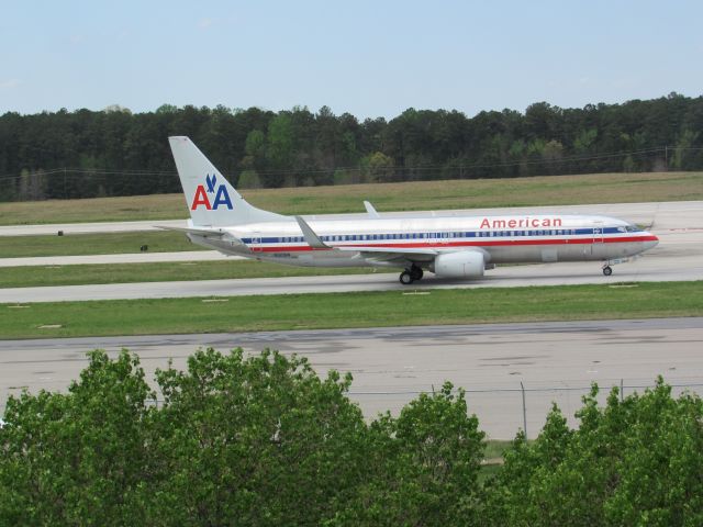 Boeing 737-800 (N910NN) - American old livery 737 to Miami! (4/2/16)