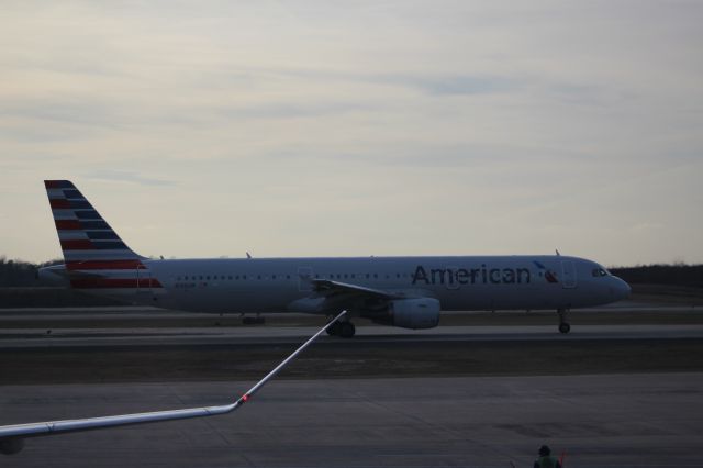 Airbus A321 (N198UW)