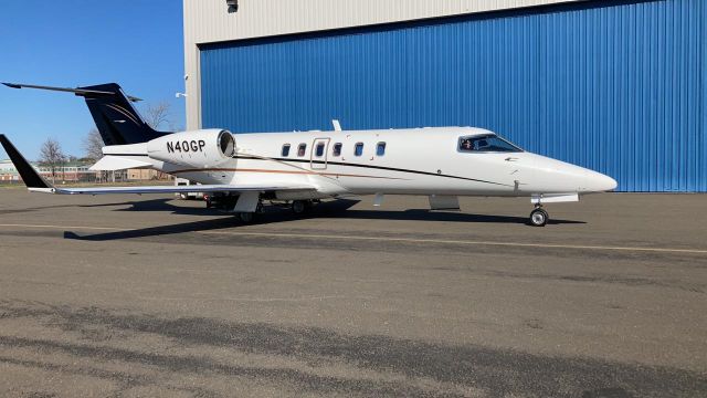 Learjet 40 (N40GP)