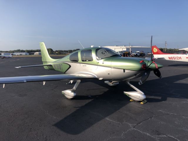 Cirrus SR-22 (N16MT)