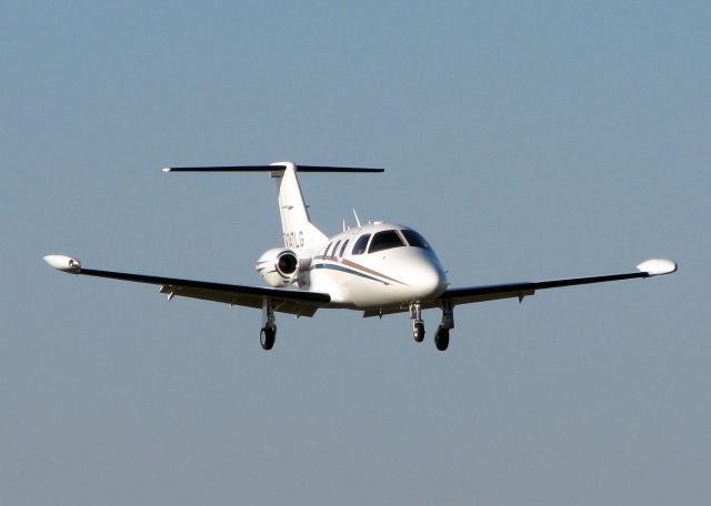 Eclipse 500 (N747LG) - Landing at Shreveports Downtown Airport.