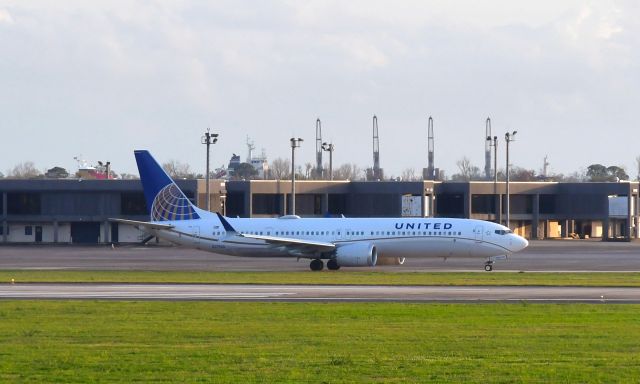 Boeing 737 MAX 9 (N37506) - United Airlines Boeing 737-9 MAX N37506 in New Orleans 