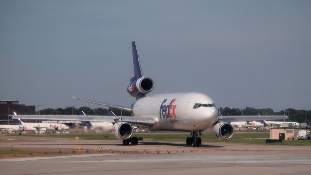 McDonnell Douglas DC-10 (N562FE)