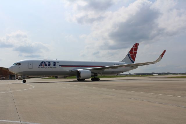 BOEING 767-300 (N395CM)