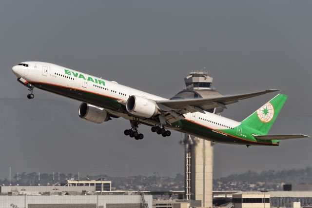 BOEING 777-300ER (B-16716) - 11th November, 2024: Taking off from runway 25R at LAX as flight BR 005 bound for Taoyuan International Airport in Taipei. 