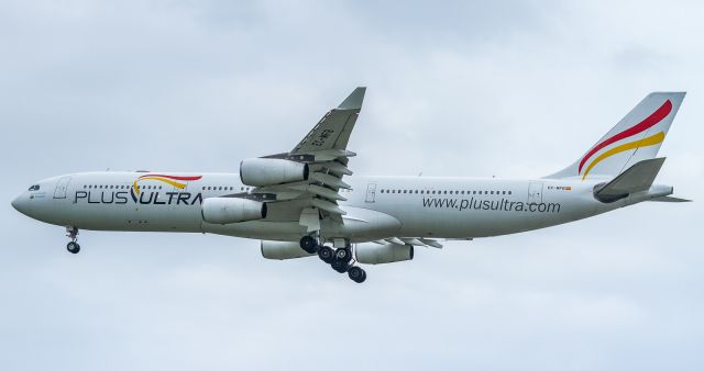 Airbus A340-300 (EC-MFB)