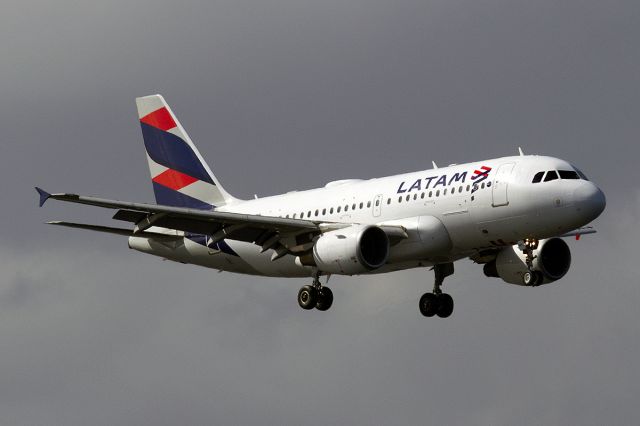 Airbus A319 (PR-MYL)