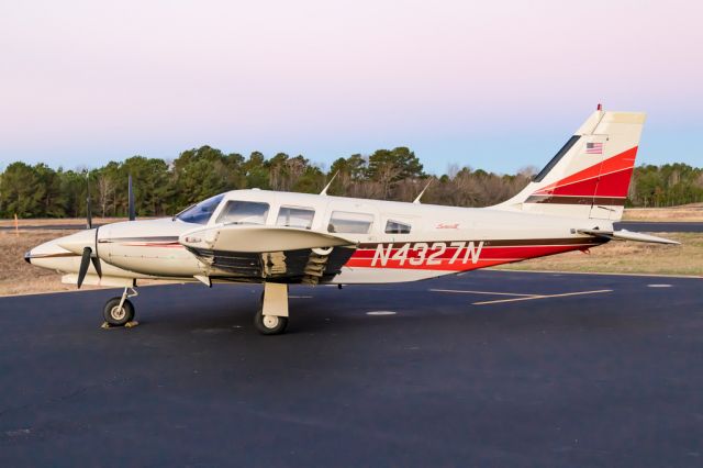 Piper Seneca (N4327N)