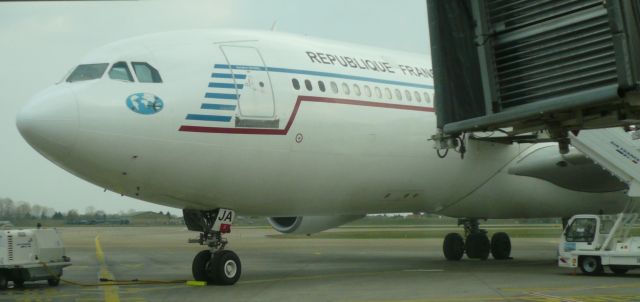 Airbus A340-200 (F-RAJA) - G20 de Strasbourg / 9 avril 2009