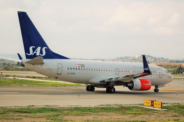 Boeing 737-700 (LN-RNW)