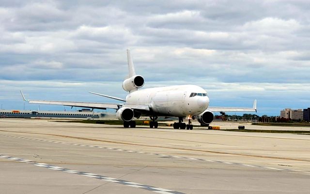 Boeing MD-11 —