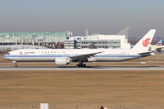 BOEING 777-300ER (B-2088)