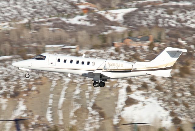 Learjet 40 (N288AS)