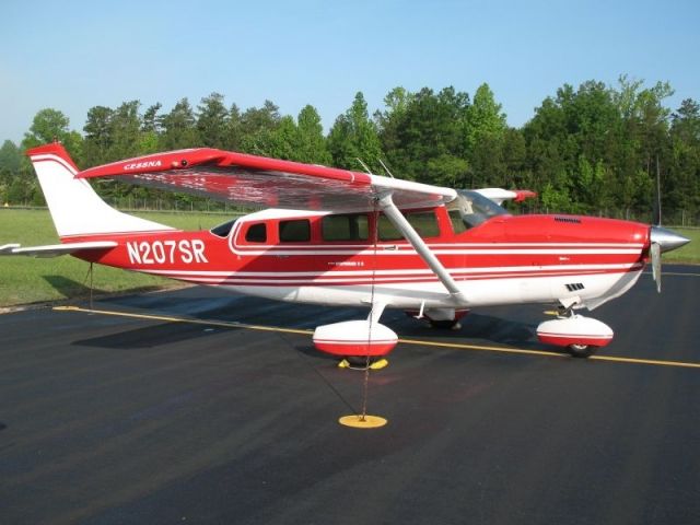 Cirrus SR-22 (N207SR)