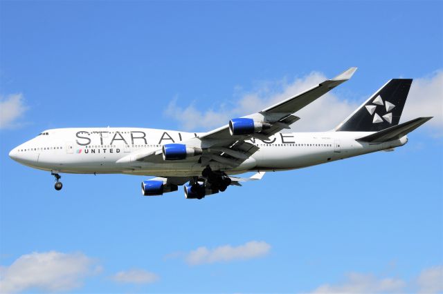 Boeing 747-400 (N121UA)