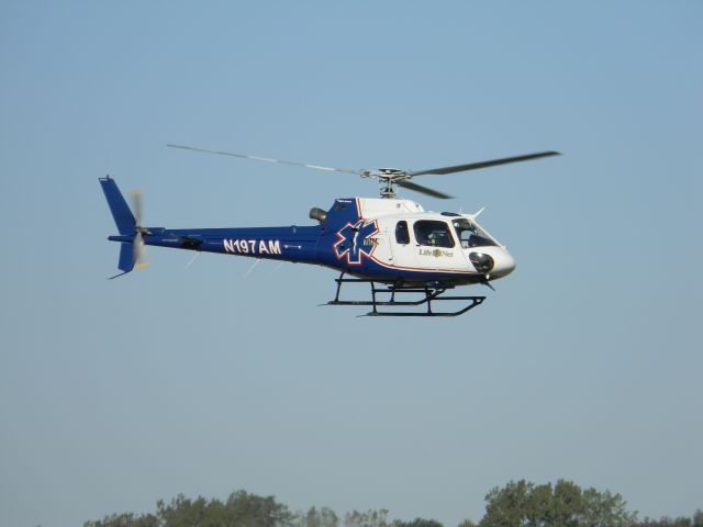 Eurocopter AS-350 AStar (N197AM) - Arriving at Fly Iowa 2012