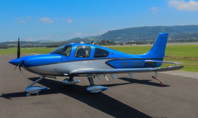 Cirrus SR-22 (VH-OPU)
