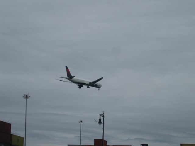 BOEING 767-400 (N839MH) - Delta 187 heavy from Heathrow