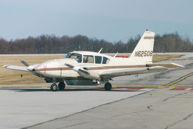 Piper Apache (N62508)