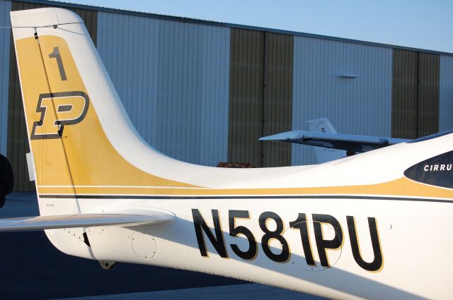 Cirrus SR-20 (N581PU)